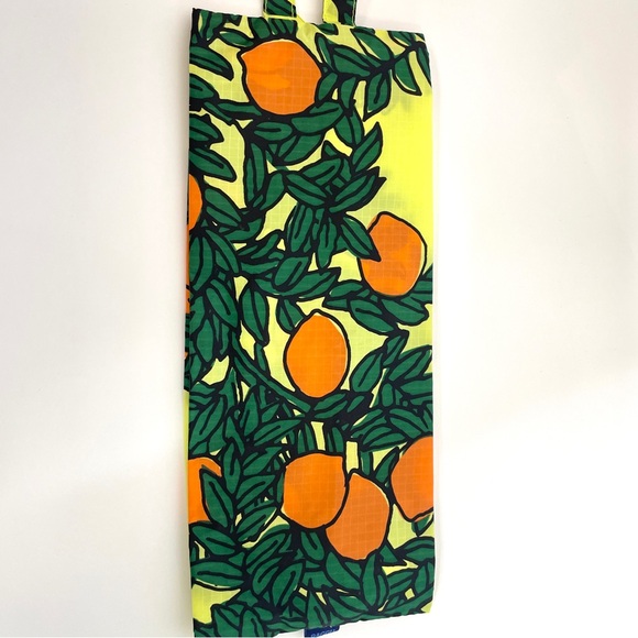 Baggu | 3D Zip Pouches Strawberry Orange Tree Print Medium Large Packing Cube - Picture 4 of 12